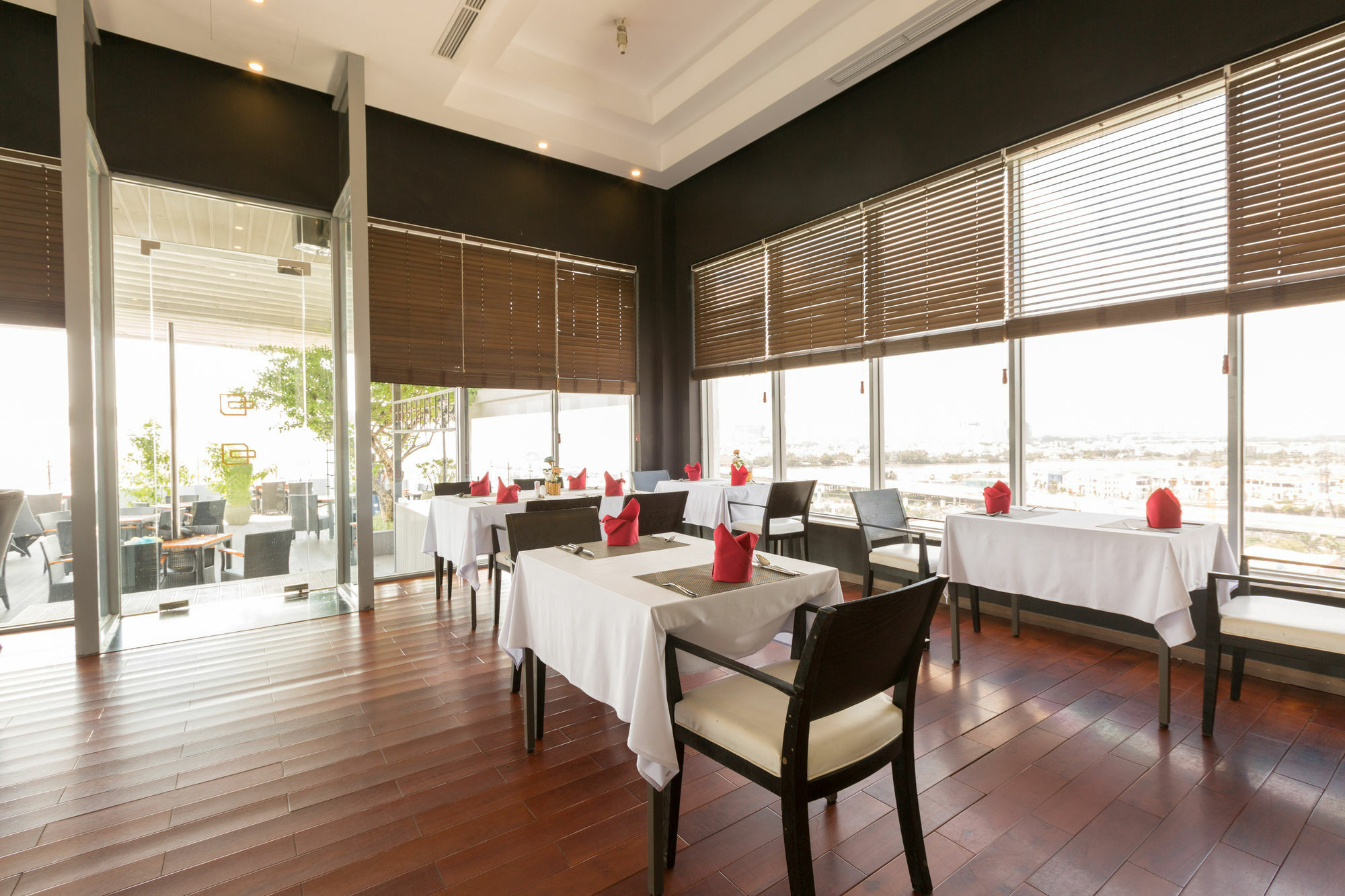 Charm Suite Residence Saigon Хошимин Екстериор снимка