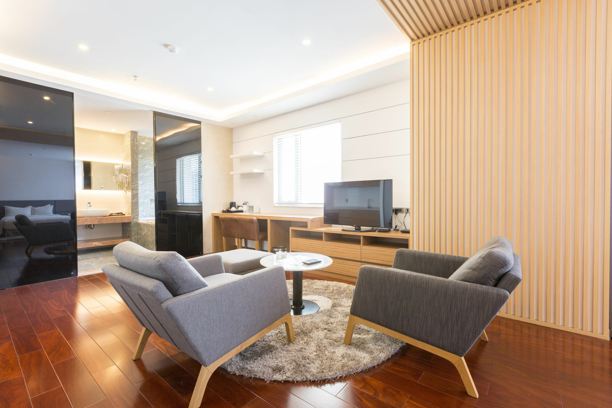 Charm Suite Residence Saigon Хошимин Екстериор снимка