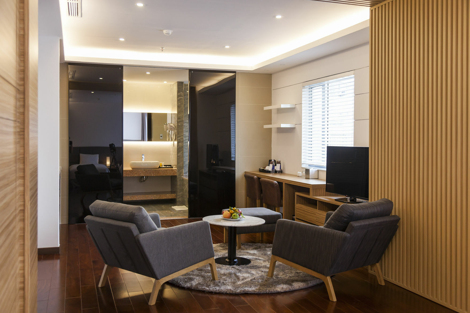 Charm Suite Residence Saigon Хошимин Екстериор снимка