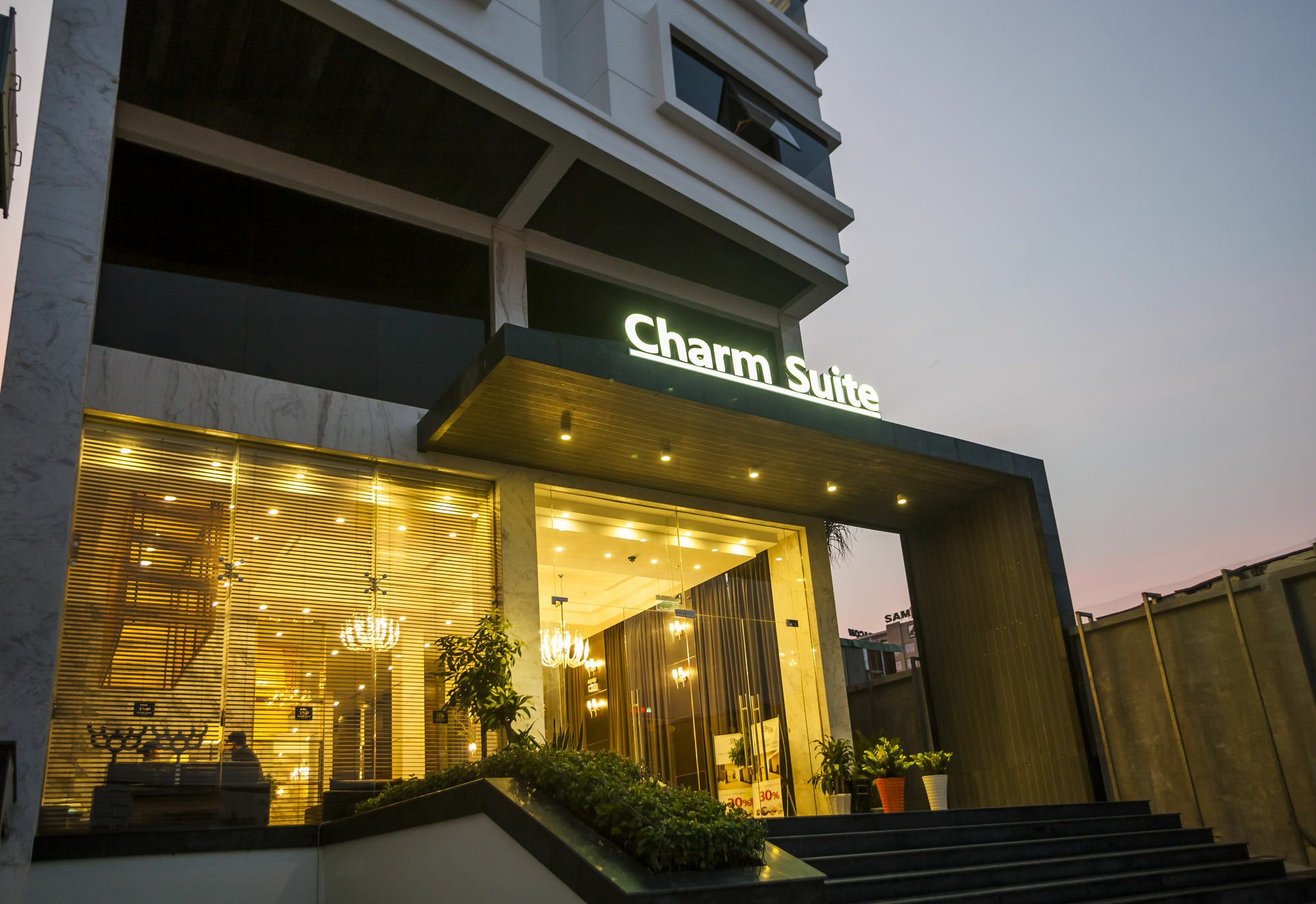 Charm Suite Residence Saigon Хошимин Екстериор снимка