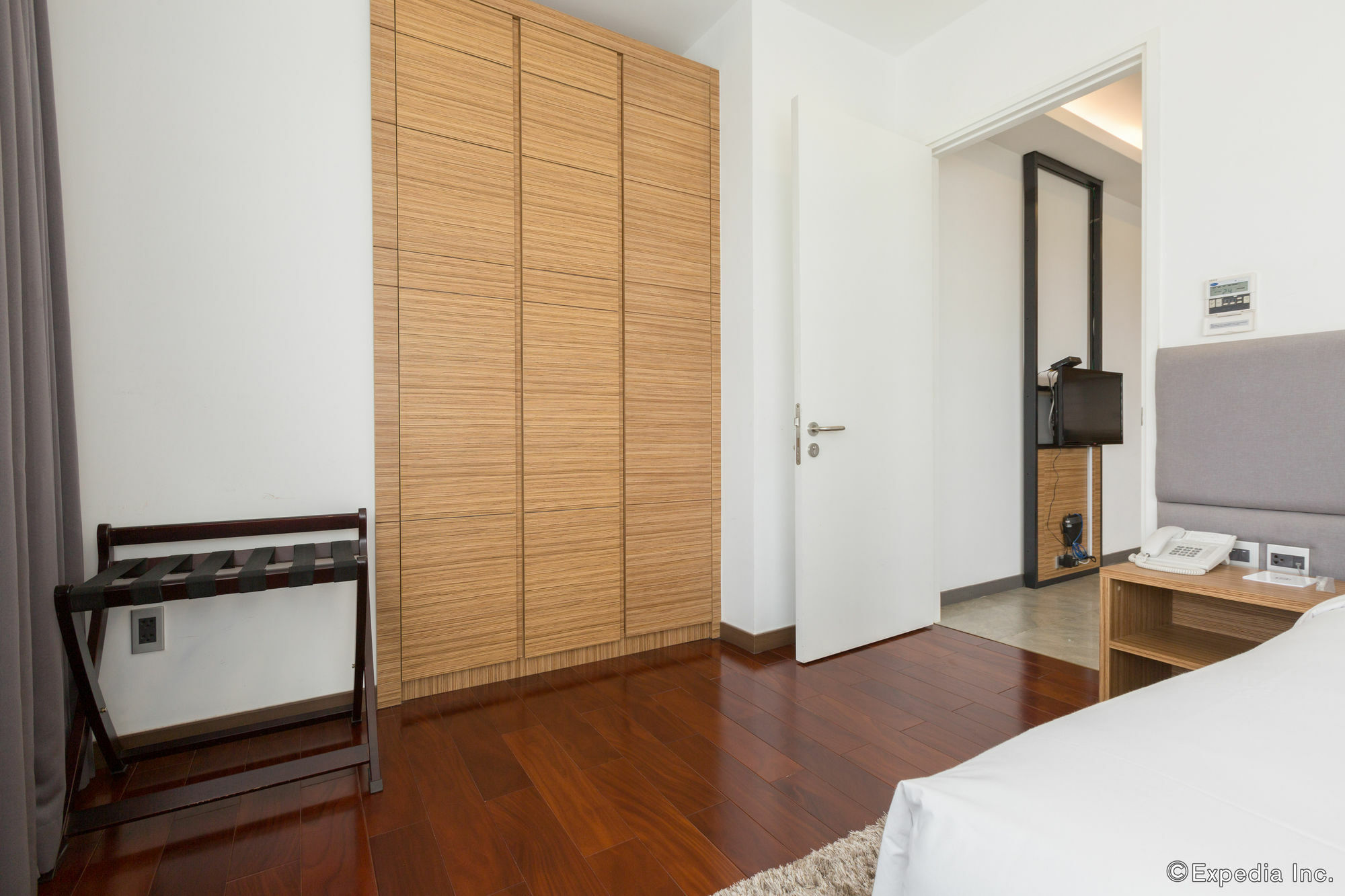 Charm Suite Residence Saigon Хошимин Екстериор снимка