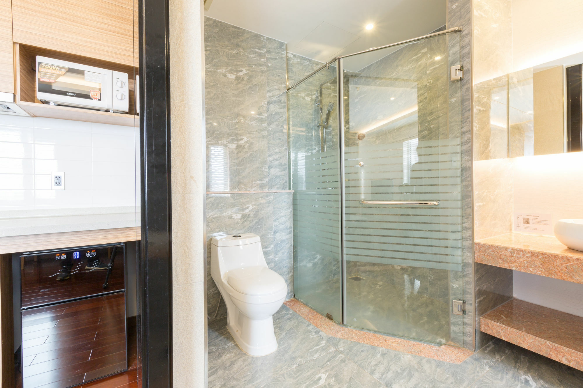 Charm Suite Residence Saigon Хошимин Екстериор снимка