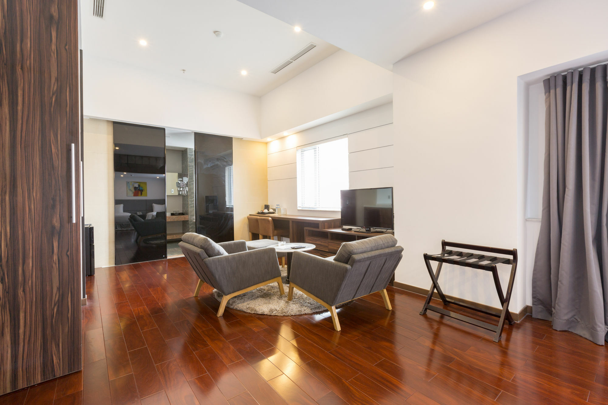 Charm Suite Residence Saigon Хошимин Екстериор снимка