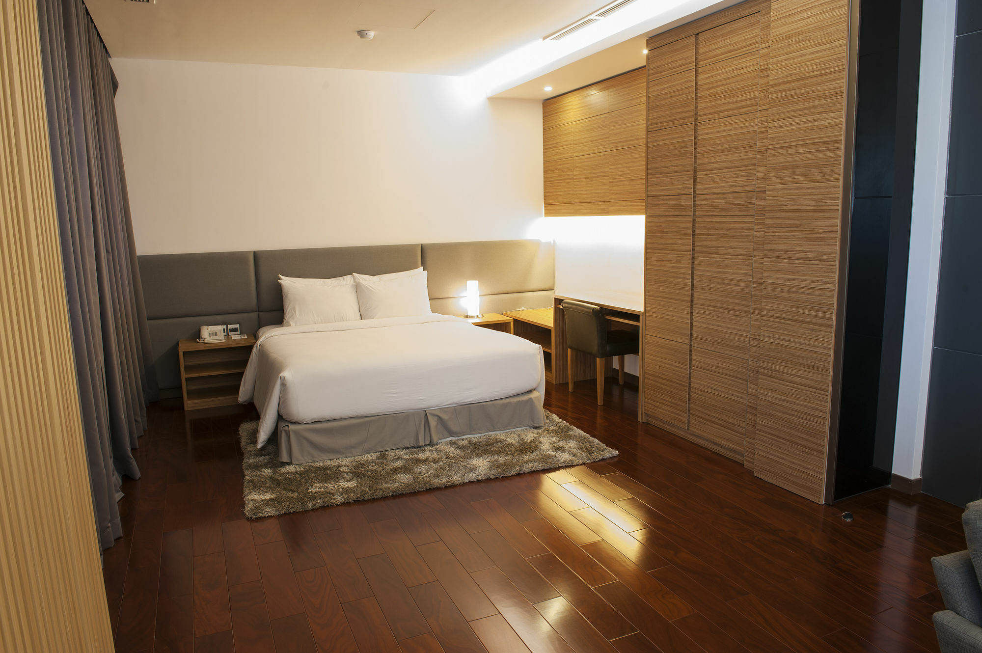 Charm Suite Residence Saigon Хошимин Екстериор снимка