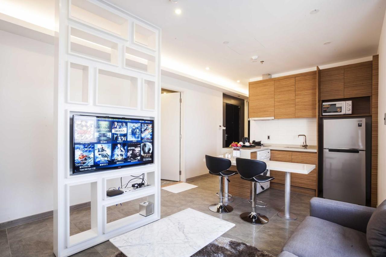Charm Suite Residence Saigon Хошимин Екстериор снимка