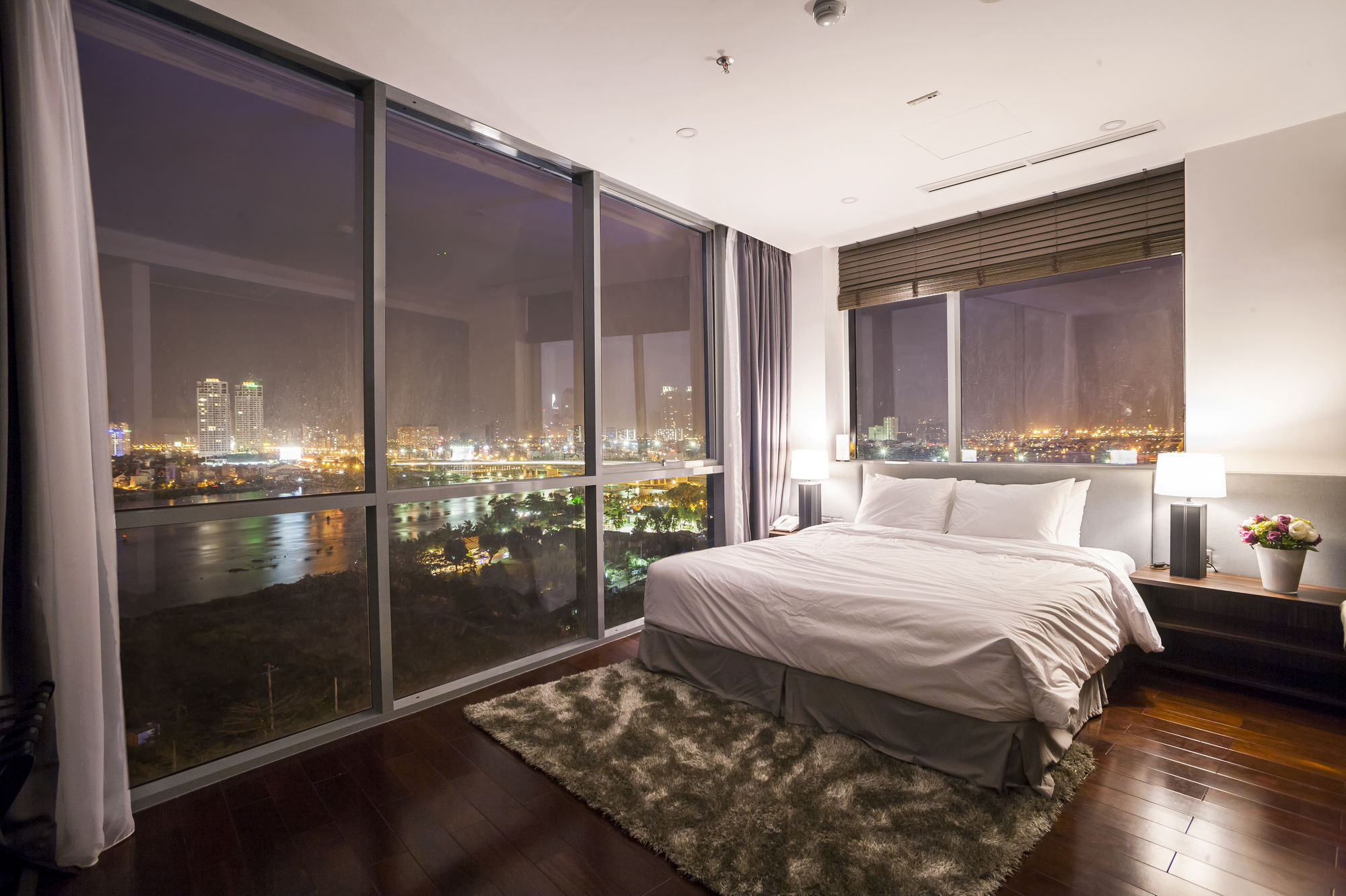 Charm Suite Residence Saigon Хошимин Екстериор снимка